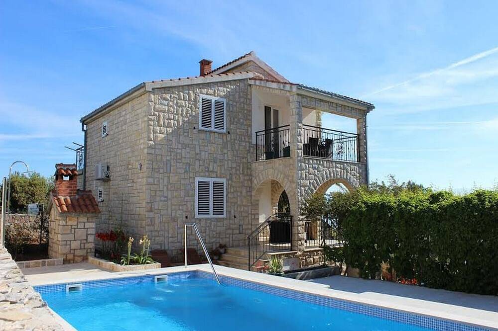 Ganze Wohnung, Apartment Villa Jakov - Two Bedroom Apartment with Terrace and Swimming Pool in Šolta (Split-Dalmatien), Grohote