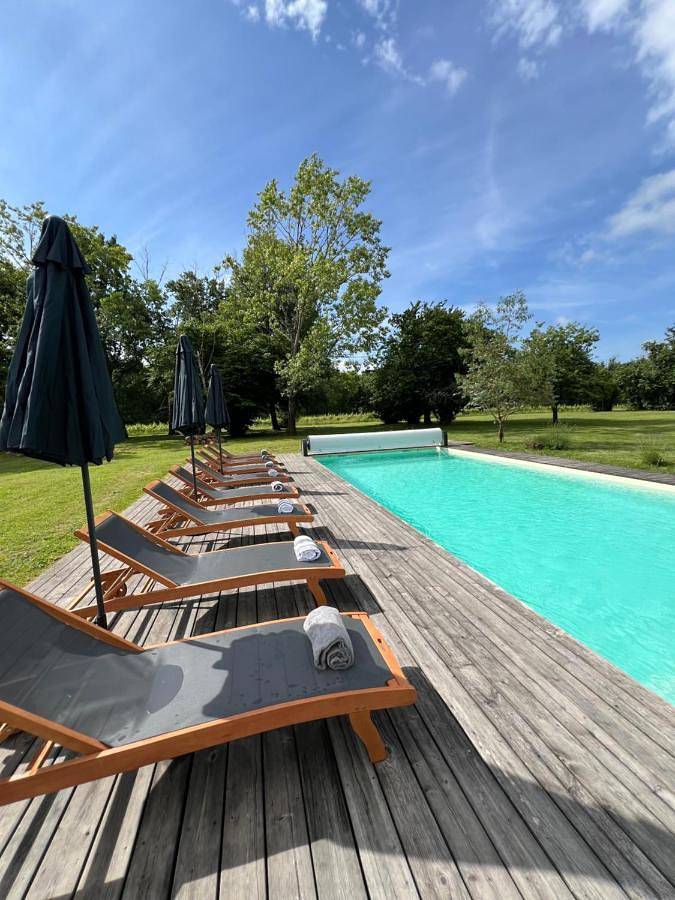 Location de vacances pour 12 personnes, avec piscine et jardin à Mauriac - 3