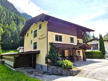 Ferienhaus für 27 Personen, mit Balkon und Garten in Längenfeld