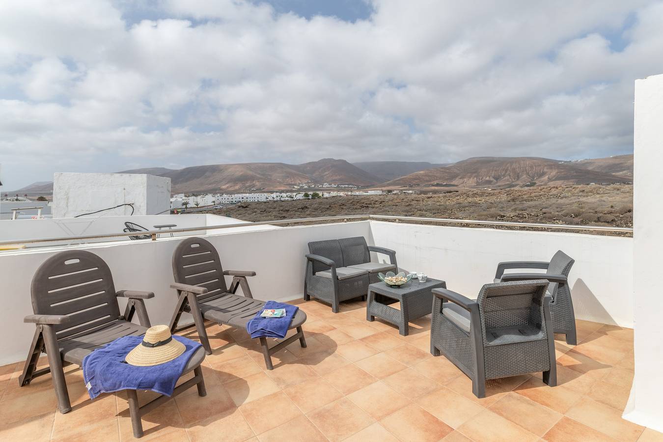 Maison de Vacances 'La Casita Villalba' avec Vue sur la Mer, Terrasse Privée et Wi-Fi in Punta de las Mujeres, Haría