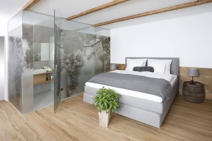Ferienwohnung für 3 Personen, mit Pool und Garten sowie Terrasse und Sauna - 1