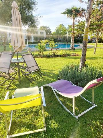 Gîte pour 10 personnes, avec jardin ainsi que piscine et vue dans Ain Cheggag