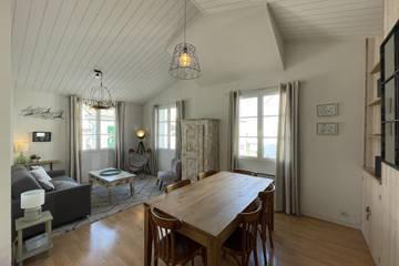 Gîte pour 5 personnes, avec terrasse, adapté aux familles à La Flotte