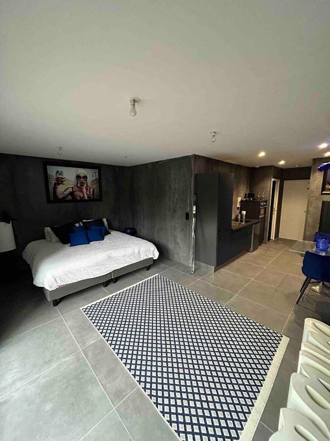 Gîte pour 2 personnes, avec Terrasse et Vue à Les Attaques