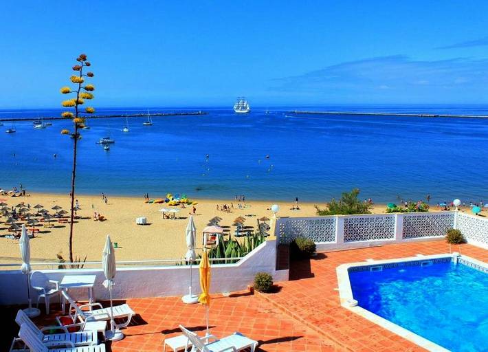 Vakantieappartement voor 6 personen, with tuin and zwembad as well as uitzicht and uitzicht op het meer in Ferragudo