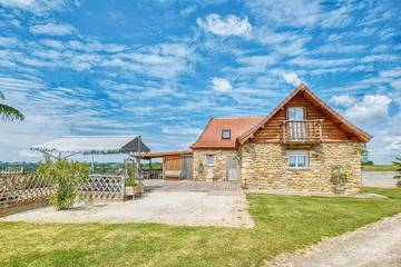 Gîte pour 5 personnes, avec jardin à Payzac (Dordogne)