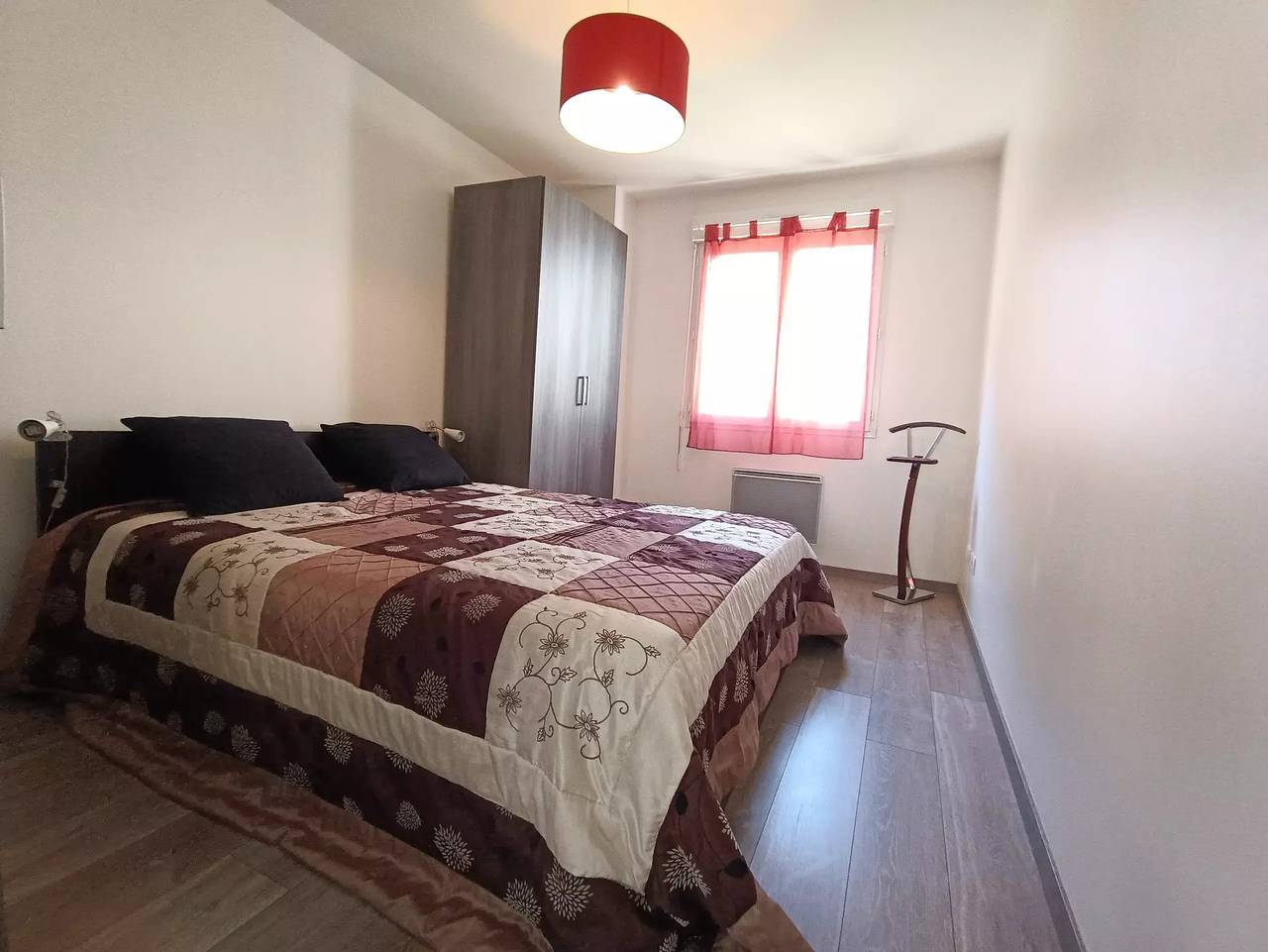 Entire apartment, Pleasant accommodation with its large terrace and enclosed land! in Aix-les-Bains, Chambéry region