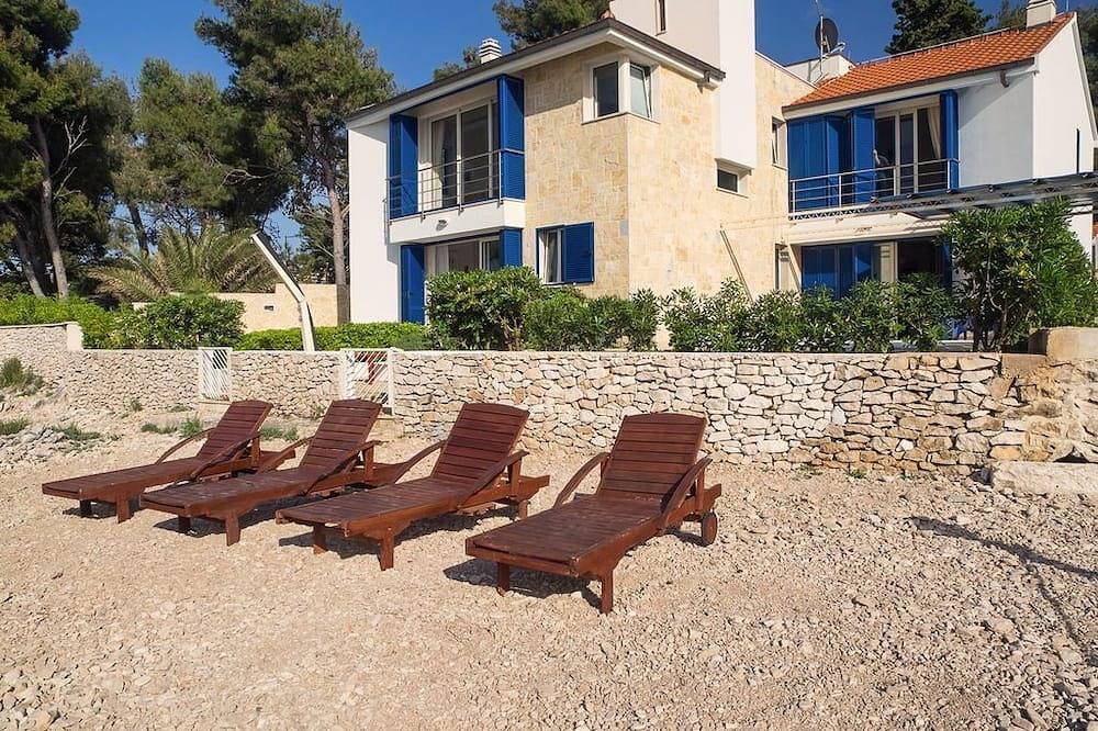 Beachfront twin villa, private heated pools and amazing sea views - Villa Violet in San Pietro di Brazza, Brac