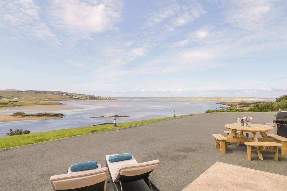 Upper Killult, pet friendly in Gortahork, County Donegal in Cross Roads Electoral Division, Glenties