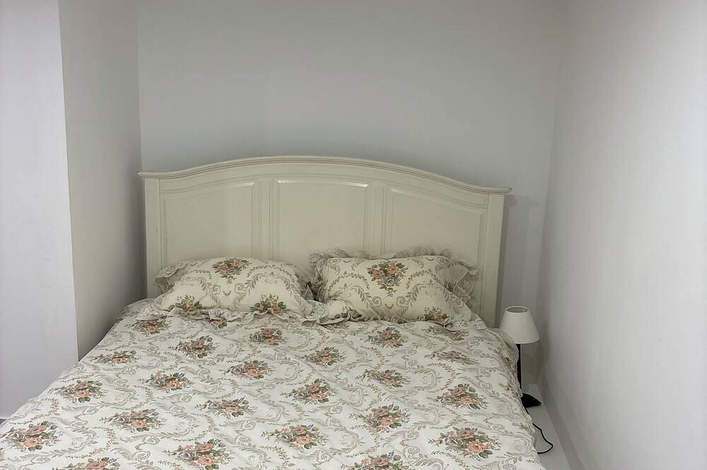 Modern house with garden telecommuting space in Bobigny, Seine-Saint-Denis