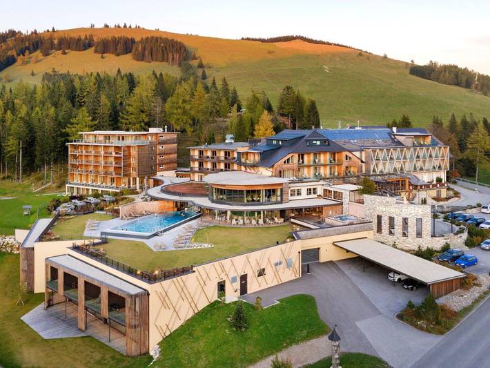 Hotel für 2 Personen, mit Pool und Garten sowie Whirlpool und Balkon, kinderfreundlich