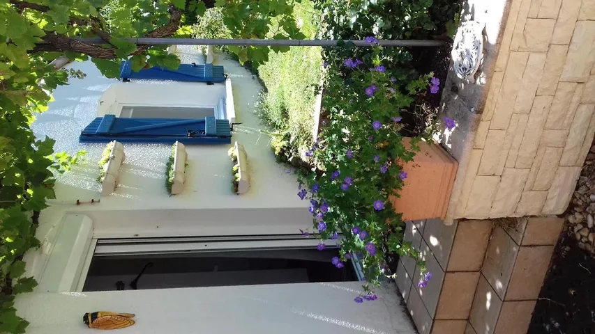 Ferienwohnung für 2 Personen, mit Ausblick und Garten sowie Terrasse - 1