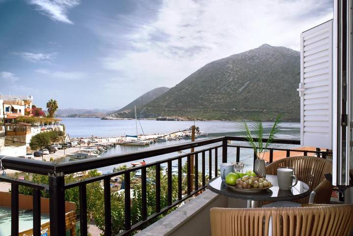 Ferienwohnung für 4 Personen, mit Balkon und Terrasse sowie Ausblick in Bali (Kreta)