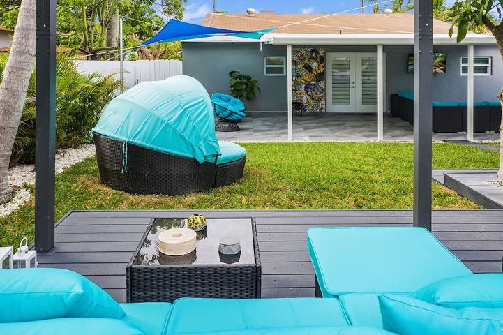 Vacation rental for 15 people, with terrace and yard in Little Havana