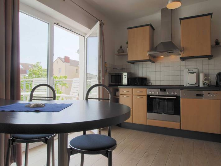 Apartamento entero, Gemütliche 57m² Ferienwohnung mit Balkon & WLAN – ideal für 4 Personen in Warnemünde Strand, Warnemünde