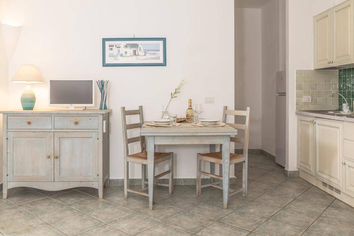 Entire apartment, Tranquil Palau Green Village Studio sleeps 2 plus a Child bed possible num 0476 in Palau (town), Palau (Sardinia)