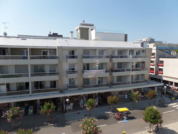 Gîte pour 7 personnes, avec balcon et piscine, animaux acceptés à Bibione - 2