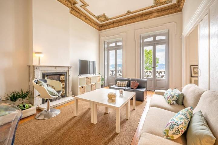 Apartamento de vacaciones para 12 personas, con Balcón y Jardín además de Piscina y Vistas en Vigo