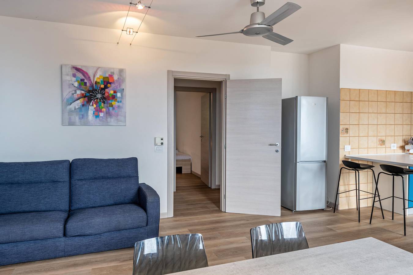 Apartamento entero, Apartamento 'Casa Tuly ' con vistas al lago, terraza privada y Wi-Fi in Brenzone, Montañas Garda