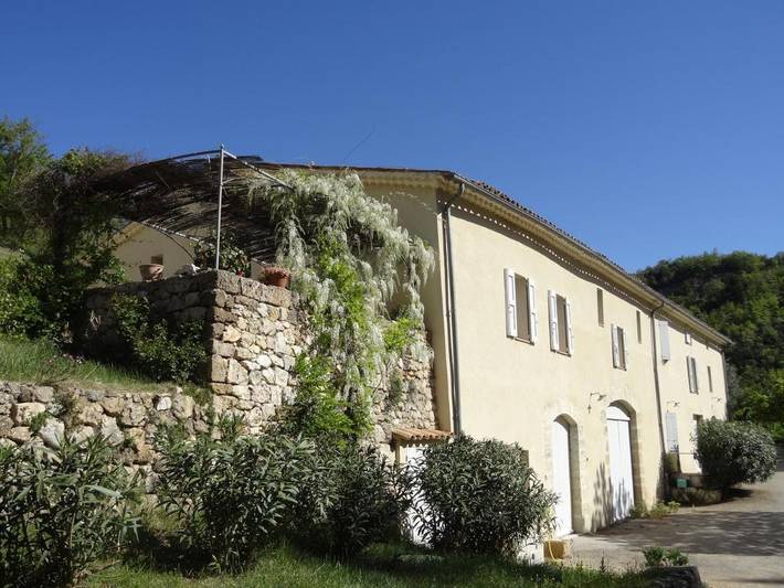 Location de vacances pour 10 personnes, avec piscine ainsi que jardin et jacuzzi, adapté aux familles à Montferrat - 4