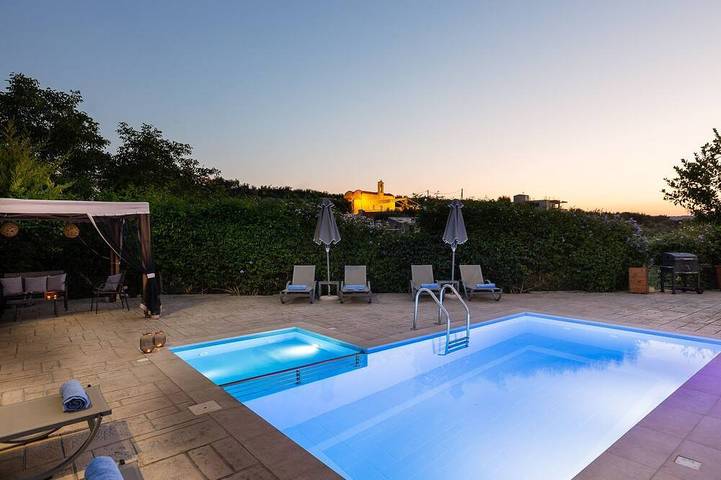 Ferienhaus für 7 Personen, mit Balkon und Garten