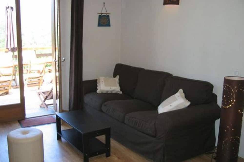 Appartement entier, Gîte 4-6 personnes avec vue exceptionnelle sur les sommets Pyrénéens in Préchac, Parc national des Pyrénées