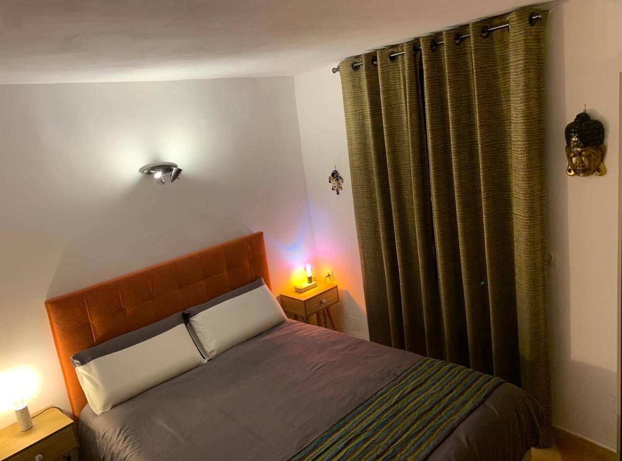 Pila & Bed Montpellier Centre Corum Comédie - Chambre calme climatisée - Quiet air-conditioned room in Montpellier, Côte d'Améthyste