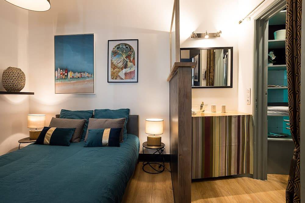 Entire apartment, Comfort and refinement in the heart of the city in Valence, Valence region