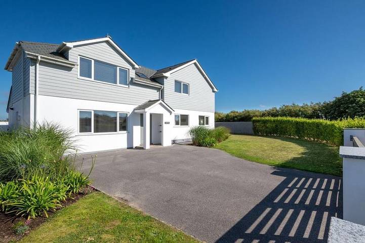 Cottage for 12 people, with garden, with pets in Constantine Bay