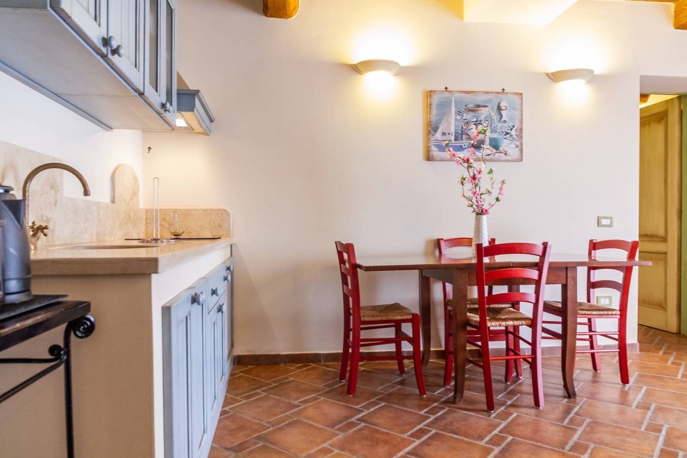 Appartamento intero, Appartamento 'Borgo La Contessa - Leopoldo' con piscina in comune, Wi-Fi e aria condizionata in Campiglia Marittima, Costa degli Etruschi