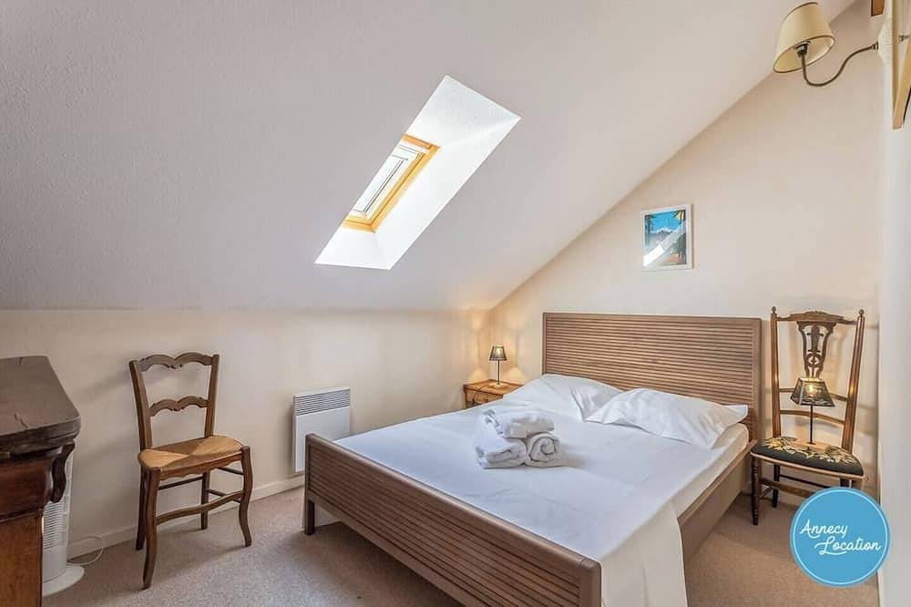 Entire apartment, Duplex Apartment – Résidence du Port in Talloires-Montmin, Annecy region