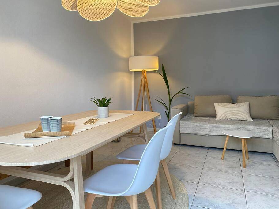 Ganze Wohnung, Traumurlaub Westcoast Ammersee 7 Gehminuten zum See in Schondorf, Ammersee