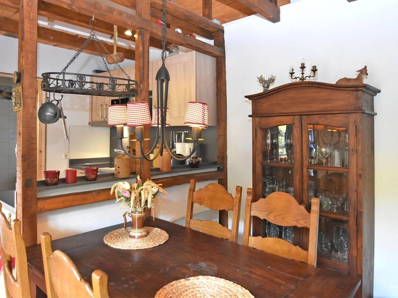 Vintage Holiday Home in Bad Pyrmont with Private Terrace in Bad Pyrmont, Weserbergland
