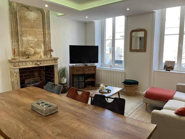 Gîte pour 6 personnes, avec terrasse dans Office De Tourisme De Bayeux