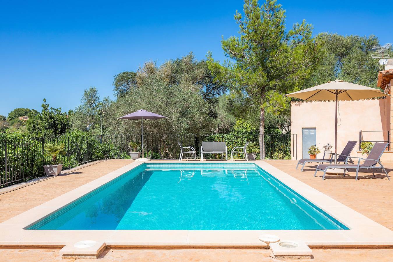 Antigua finca Es Clonenell con Wi-Fi, jardín, terraza y piscina; aparcamiento disponible, se admiten mascotas in Capdepera, Mallorca Este