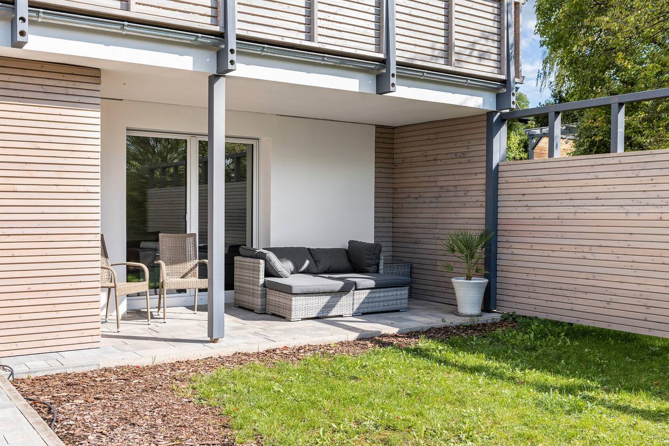 Ganzes Studio, Ferienwohnung 2 Coburg-Creidlitz  mit privater Terrasse, privatem Garten und Wi-Fi in Coburg, Oberes Maintal - Coburger Land