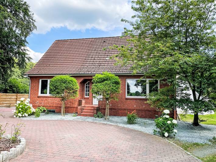 Ferienhaus für 8 Personen, mit Terrasse und Garten in Wingst