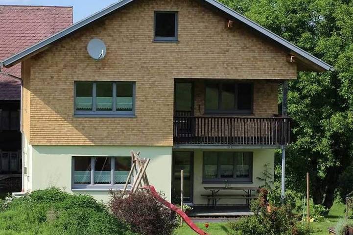 Ferienwohnung für 3 Personen, mit Balkon und Garten in Alberschwende