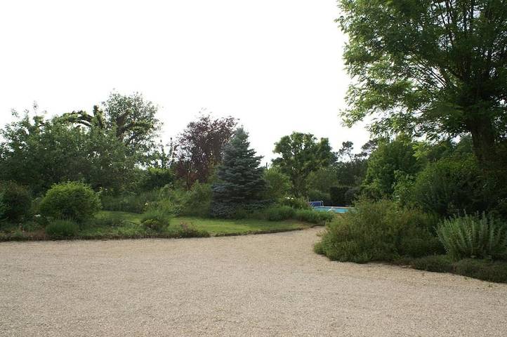 Location de vacances pour 5 personnes, avec jardin ainsi que vue et piscine, animaux acceptés à Marcillac-Saint-Quentin - 4