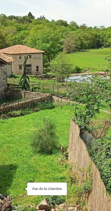 Three-Bedroom House in Oradour-sur-Glane, Région de Rochechouart