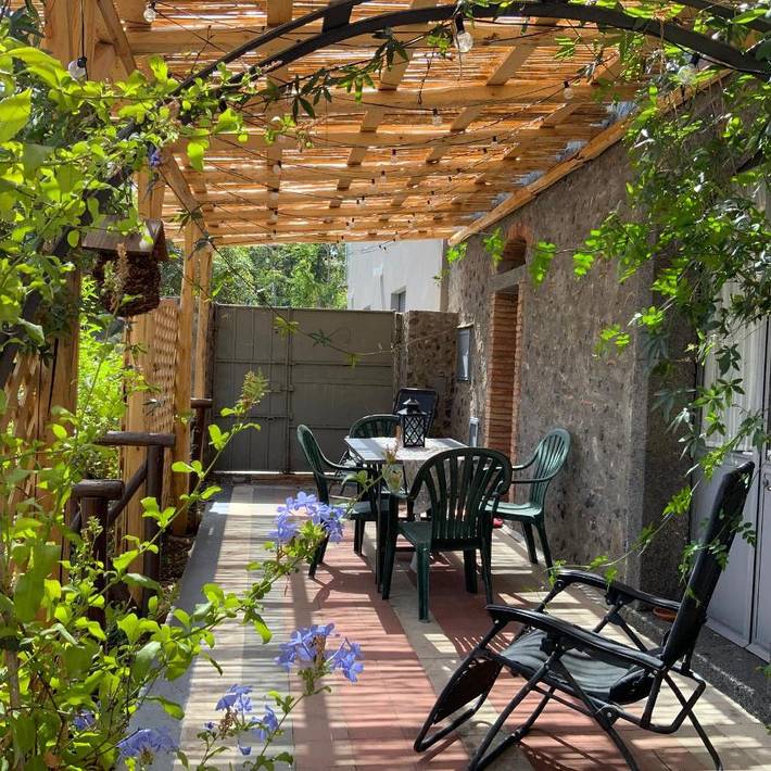 Casa vacanza per 5 persone, con giardino e vista lago nonché panorama, con animali domestici in Randazzo