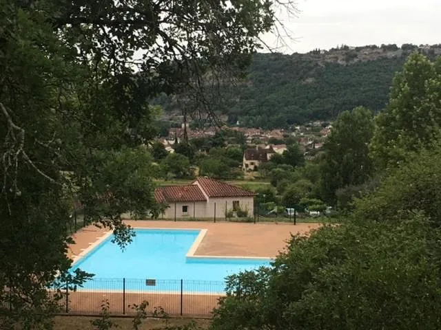 Casa de vacaciones para 6 personas, con terraza además de piscina y jardín - 1