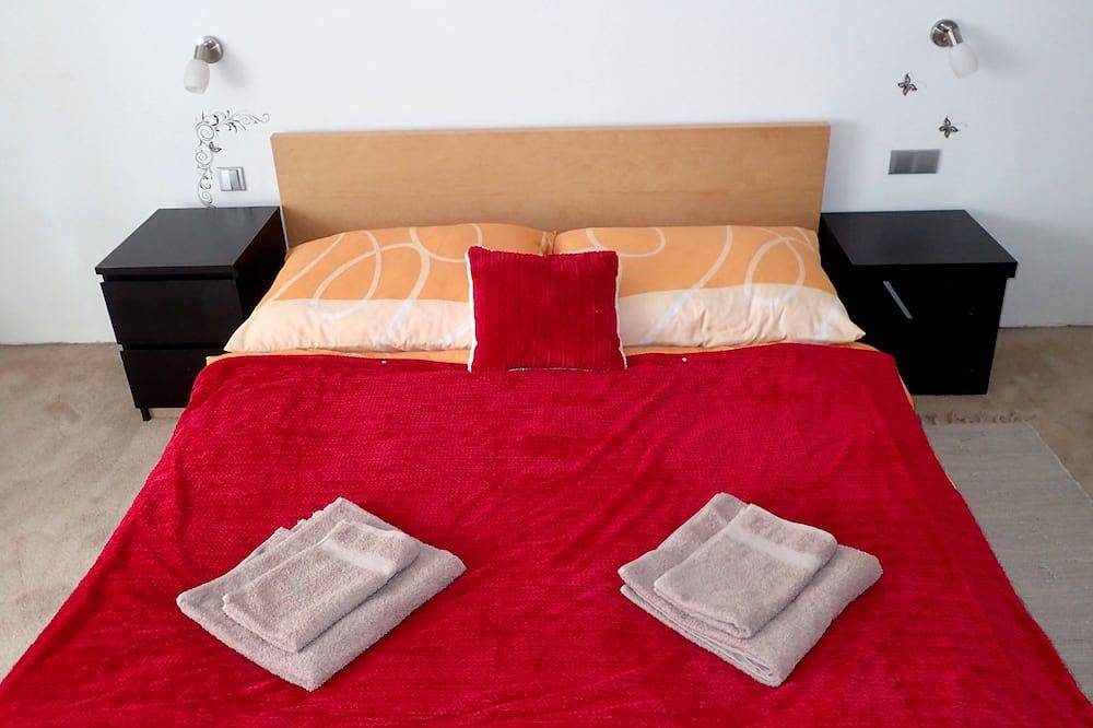 Ganze Wohnung, Spacious apartment near the center in Bratislava, Bratislava und Umgebung