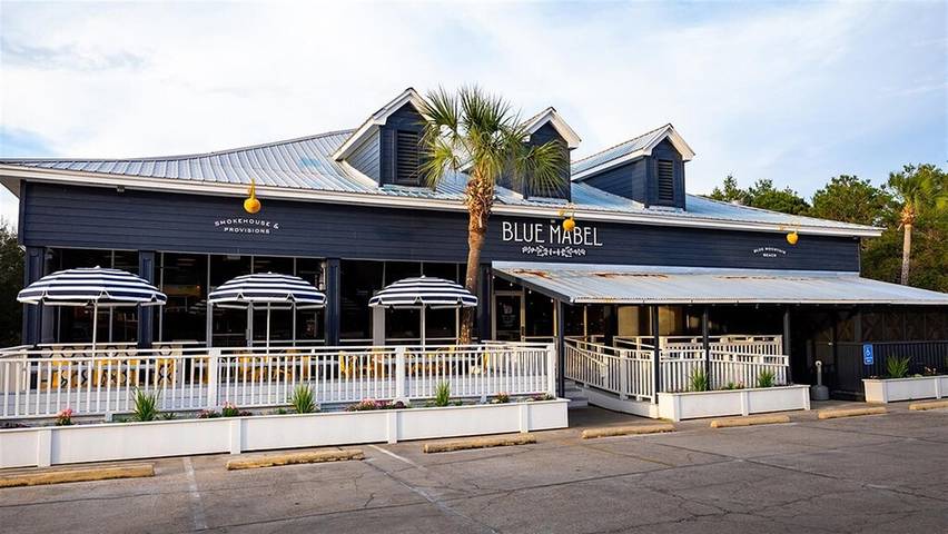 Vacation rental for 8 people, with balcony and yard as well as pool, with pets in Blue Mountain Beach