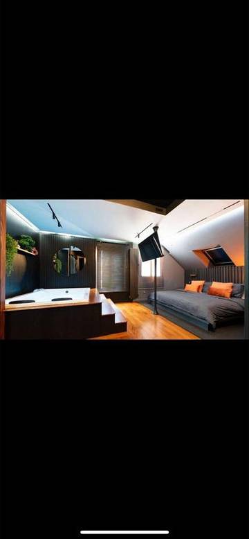 Gîte pour 3 personnes, avec jacuzzi à Épône