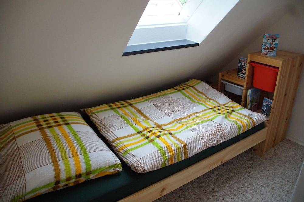 Wohnen auf drei Ebenen - 2,5 Zi-Doppelhaushälfte mit Terrasse und eigenem Zugang in Travemünde, Lübeck