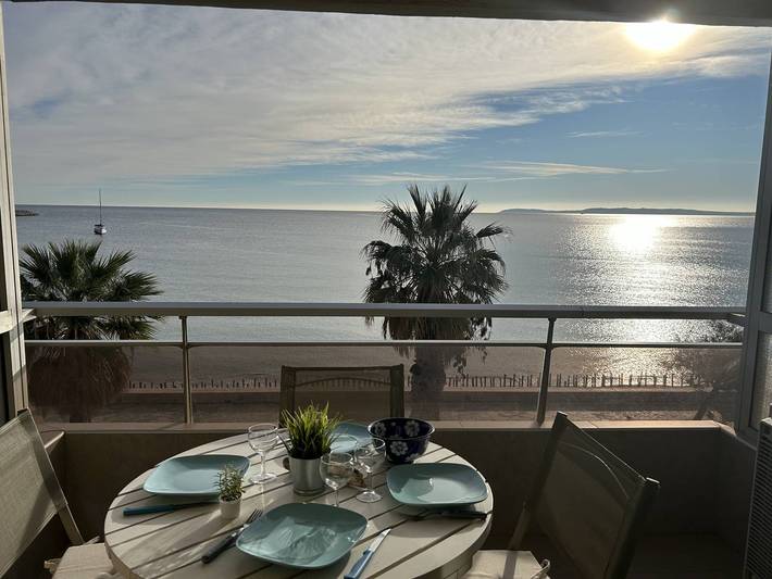 Entire apartment, Renovated apartment with garage and air conditioning in Le Lavandou in Le Lavandou, Parc national Port-Cros
