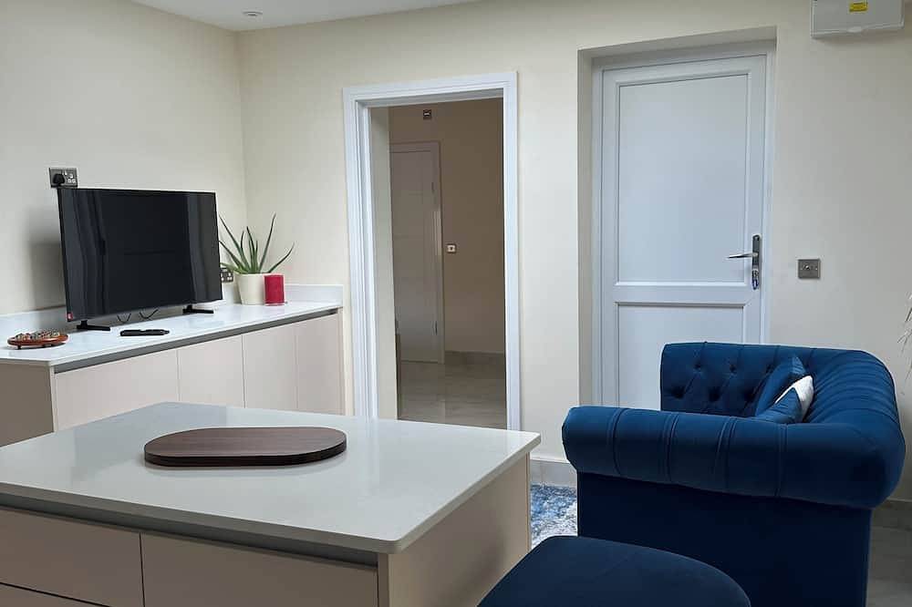 2 Bed Annexe in Surrey/Egham/Heathrow/Windsor in Thorpe Park, Surrey
