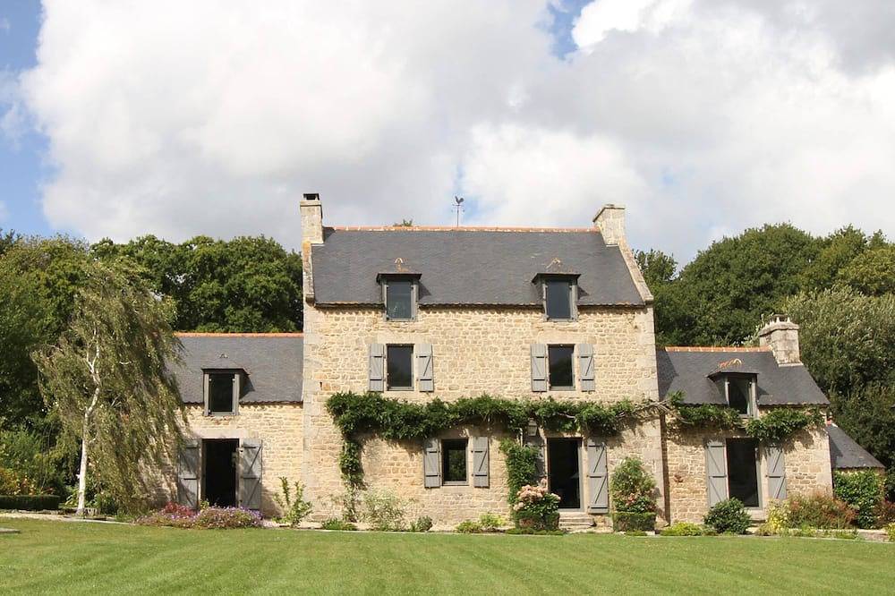 Gîte la Hunaudaye / 10 personnes in Quévert, Région de Dinan