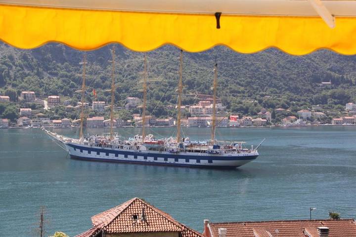 Vakantiewoning voor 2 personen, met uitzicht en tuin in Kotor